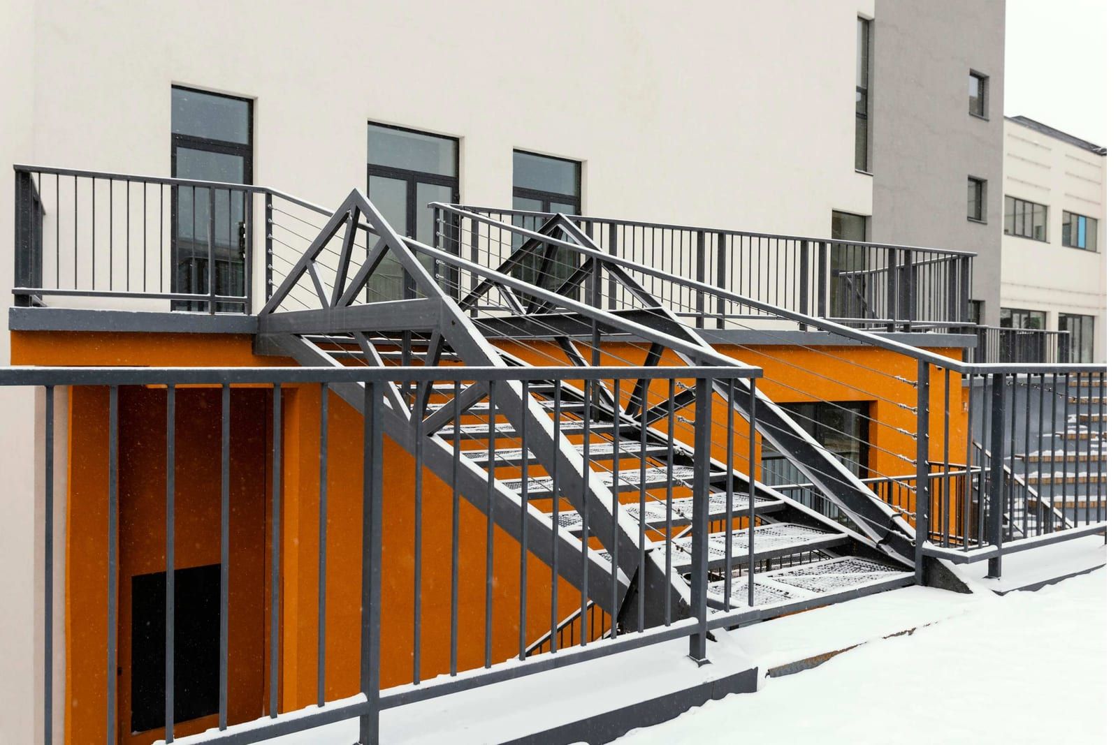 STEEL RAILINGS & STEEL GATES